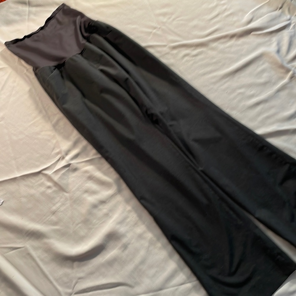 Gap Maternity dark gray maternity pants size 2R. 2 front & back pockets